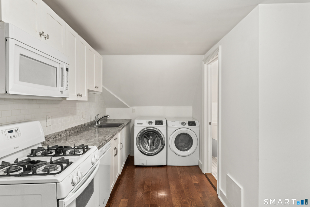 318 Suburban Avenue - Photo 13