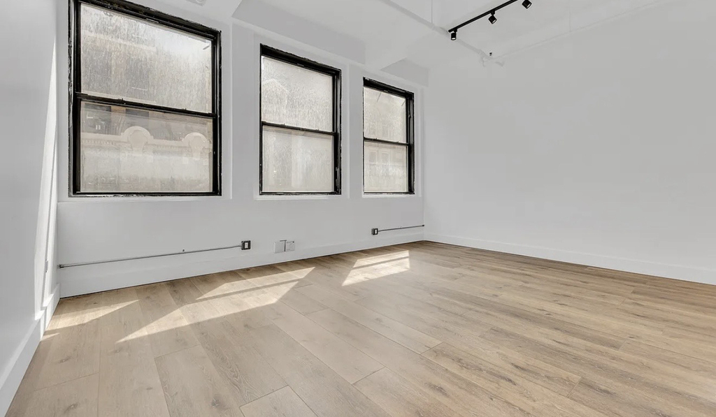 255 East 36th Street - Photo 2