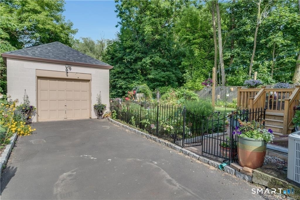 21 Elgin Avenue - Photo 5