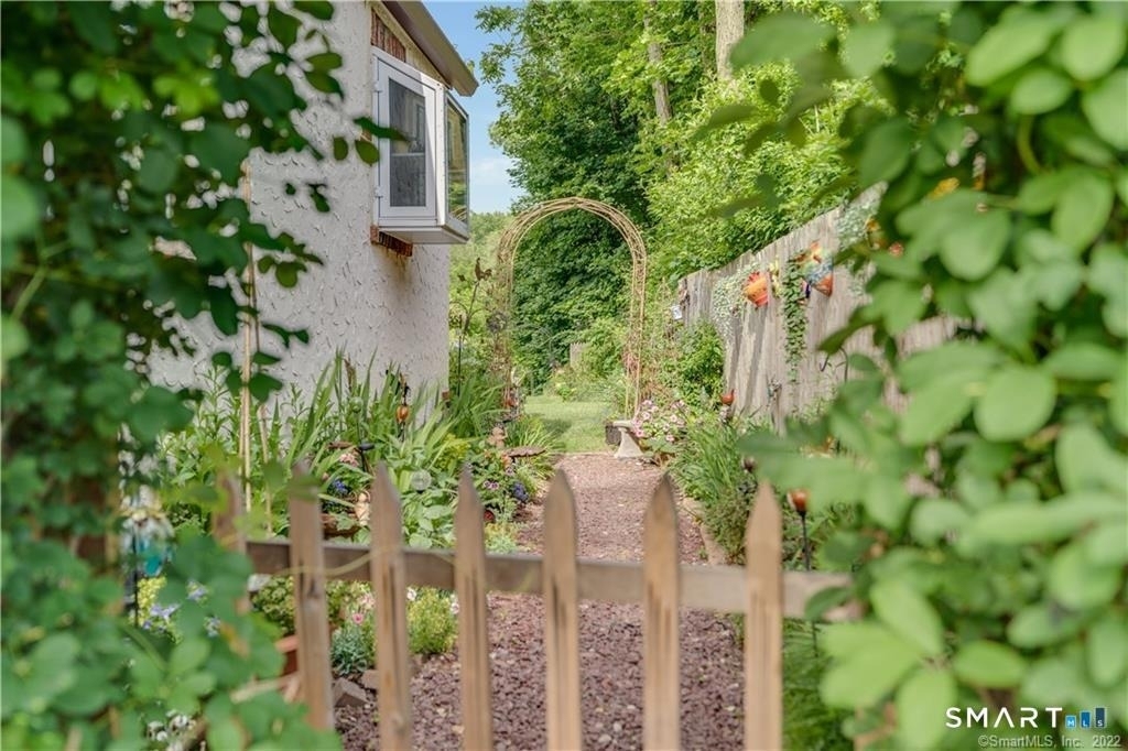 21 Elgin Avenue - Photo 3