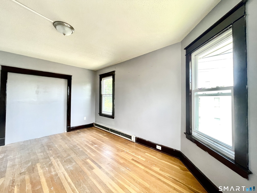 146 Charles Street - Photo 16