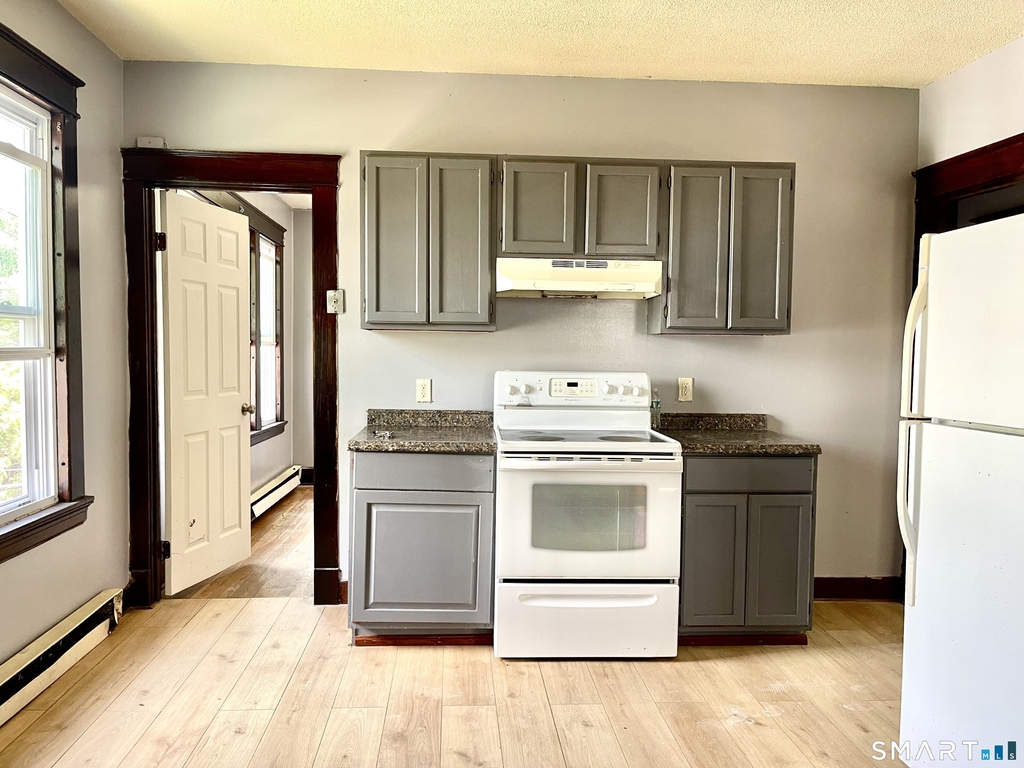 146 Charles Street - Photo 4