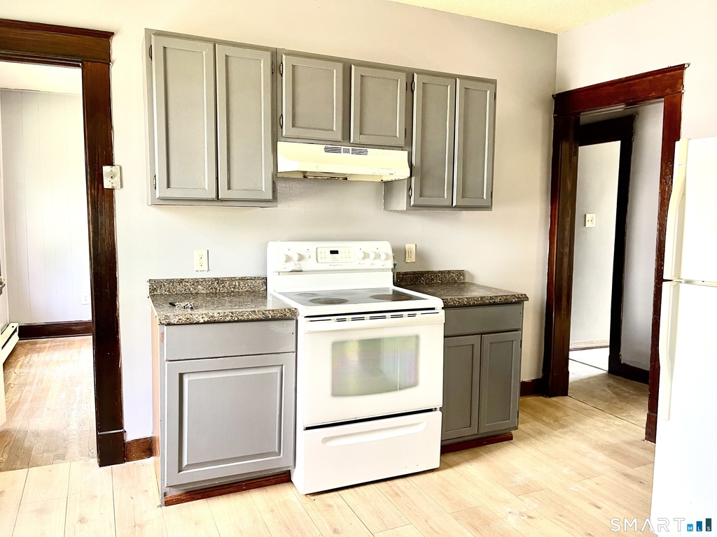 146 Charles Street - Photo 3