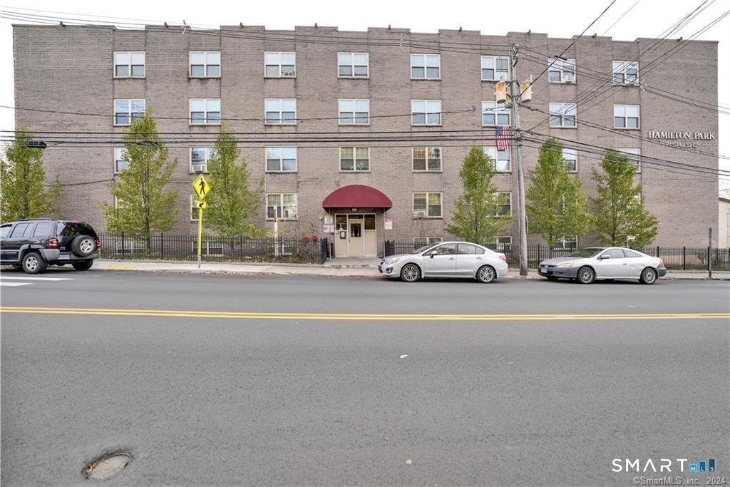 1660 Main Street - Photo 0
