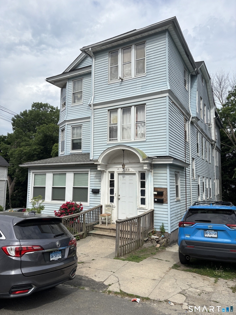 249 Lincoln Street - Photo 0