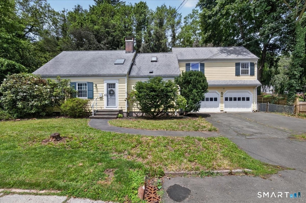 45 Richmond Avenue - Photo 0