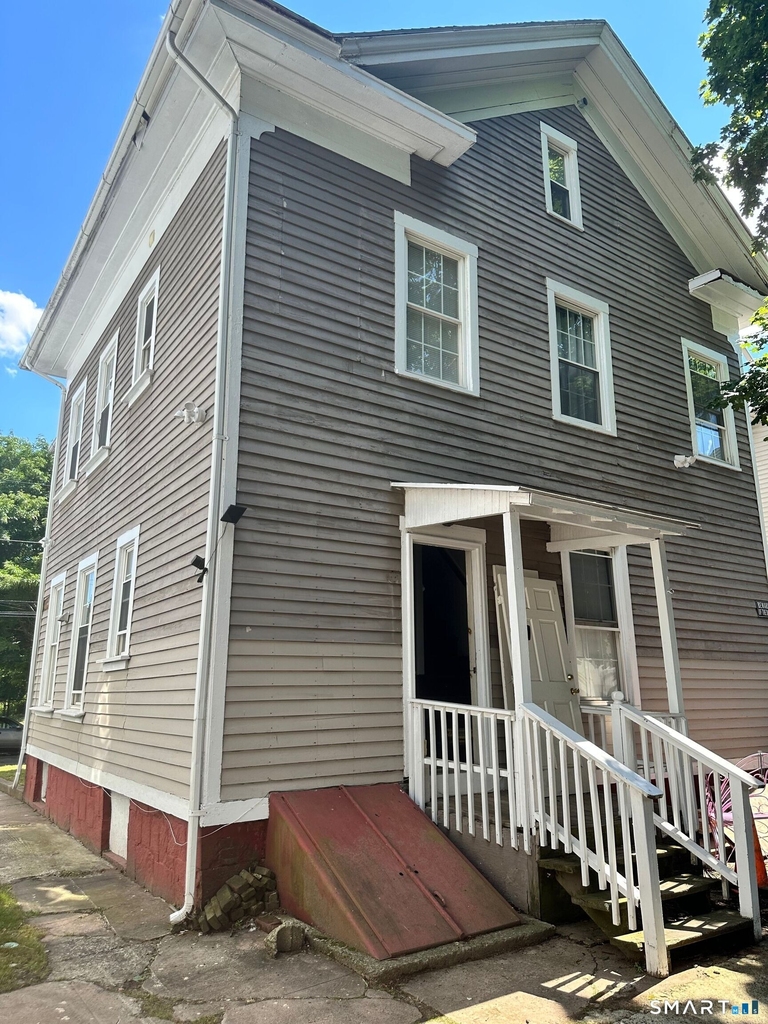 189 Putnam Street - Photo 2