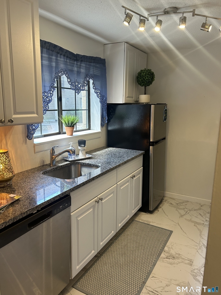 42 Main Street - Photo 6