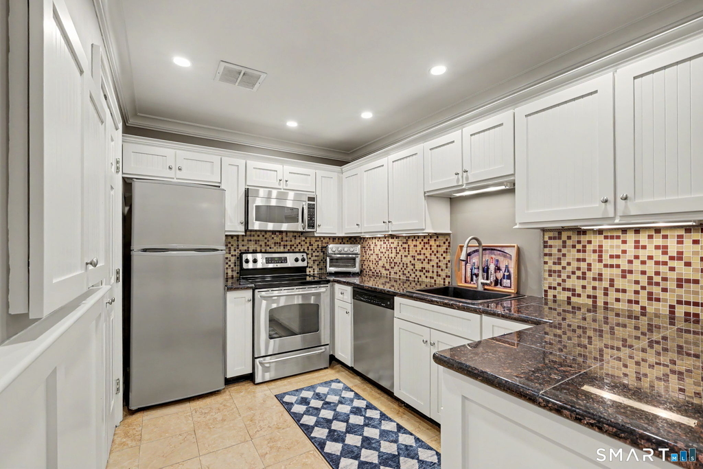 2289 Bedford Street - Photo 5