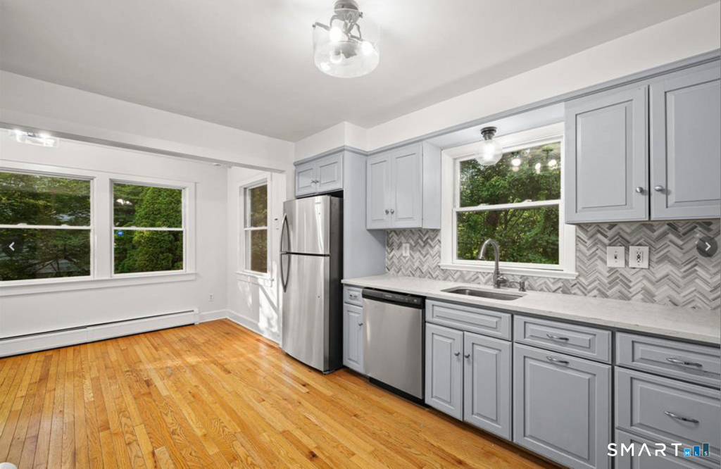 412 Main Street - Photo 2