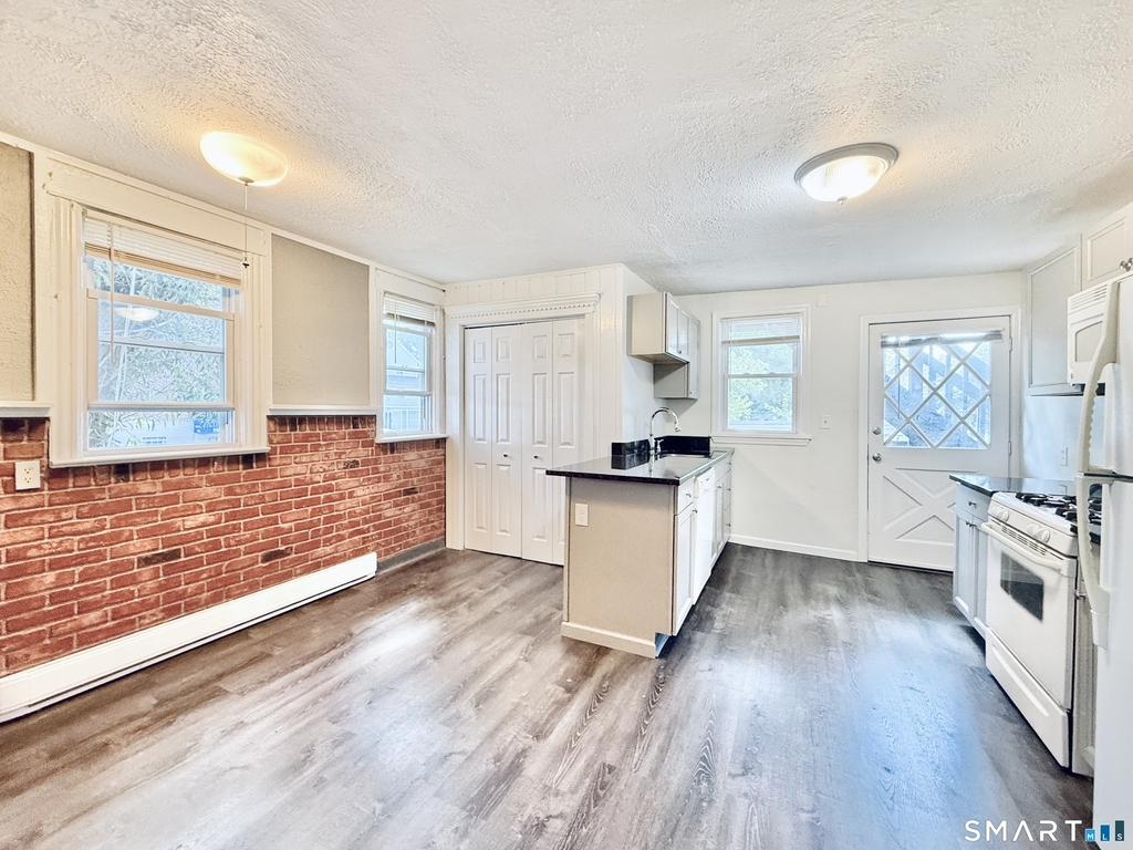 24 Northill Street - Photo 3