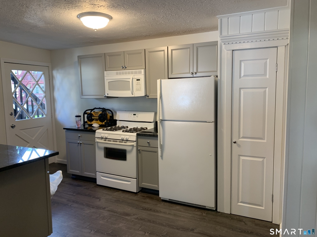 24 Northill Street - Photo 2