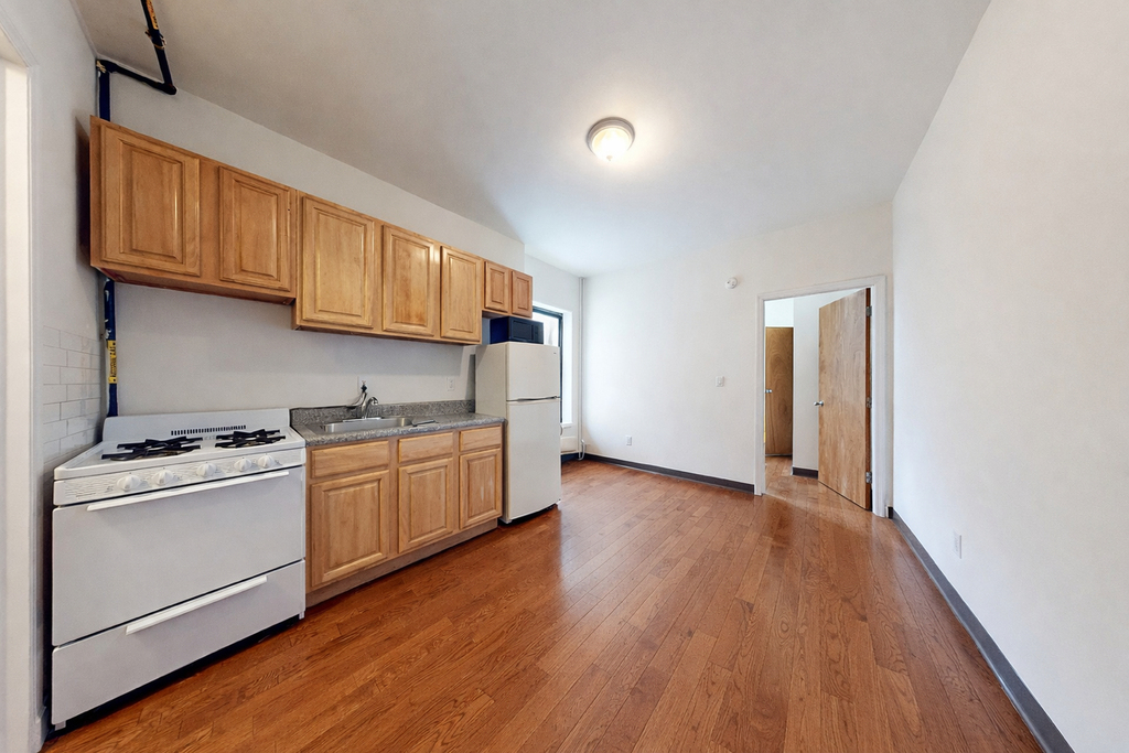 328 East 14th Street - Photo 1