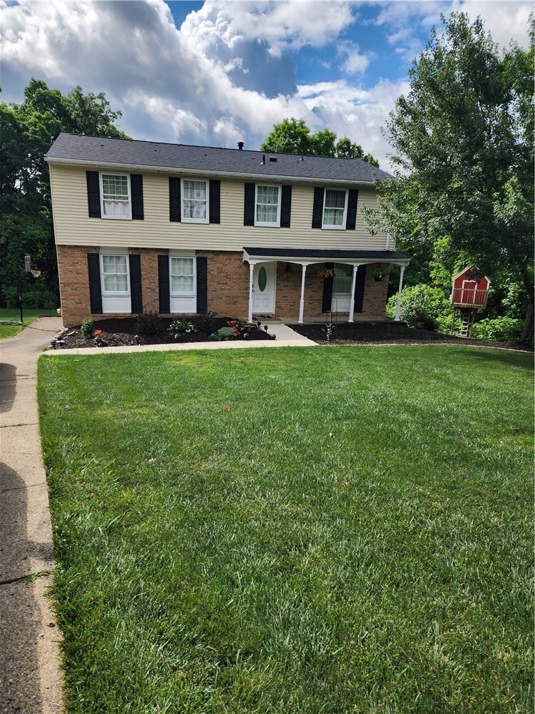 1376 Pheasant Circle - Photo 0