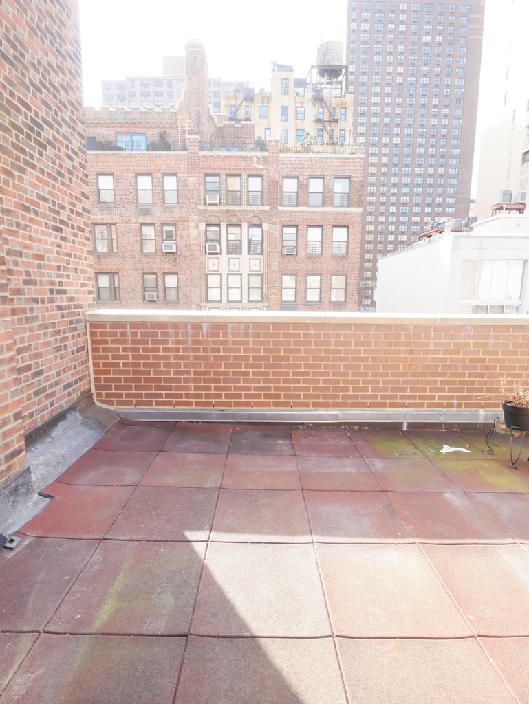 213 East 73rd Street - Photo 12