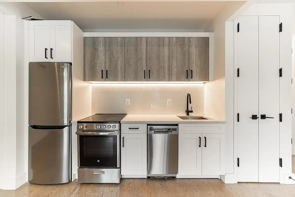 254 East 28th Street - Photo 0