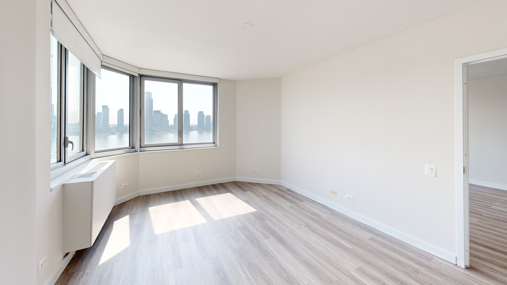 401 E 34th St - Photo 3