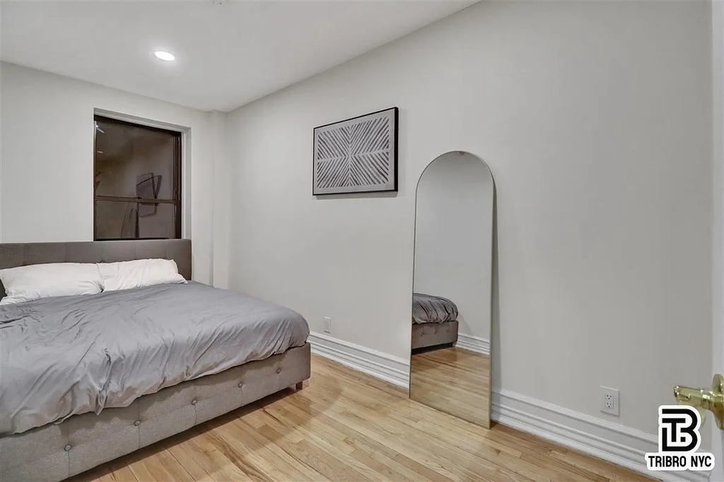 East 111th Street - Photo 3