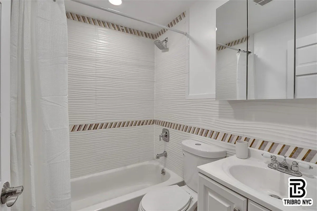 East 111th Street - Photo 4