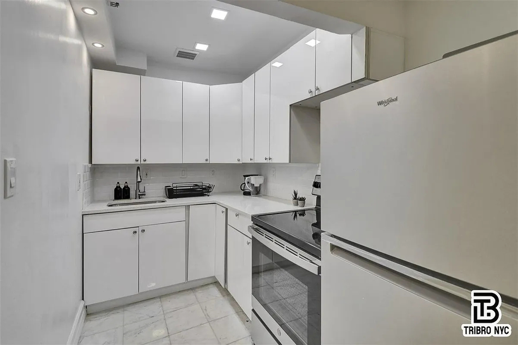 East 111th Street - Photo 2