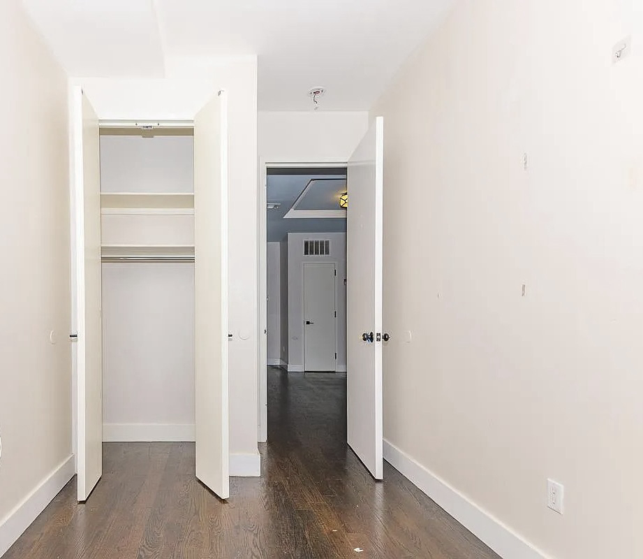 854 Greene Avenue - Photo 5