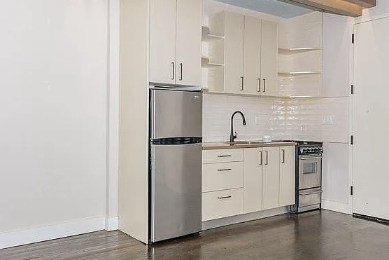 854 Greene Avenue - Photo 3