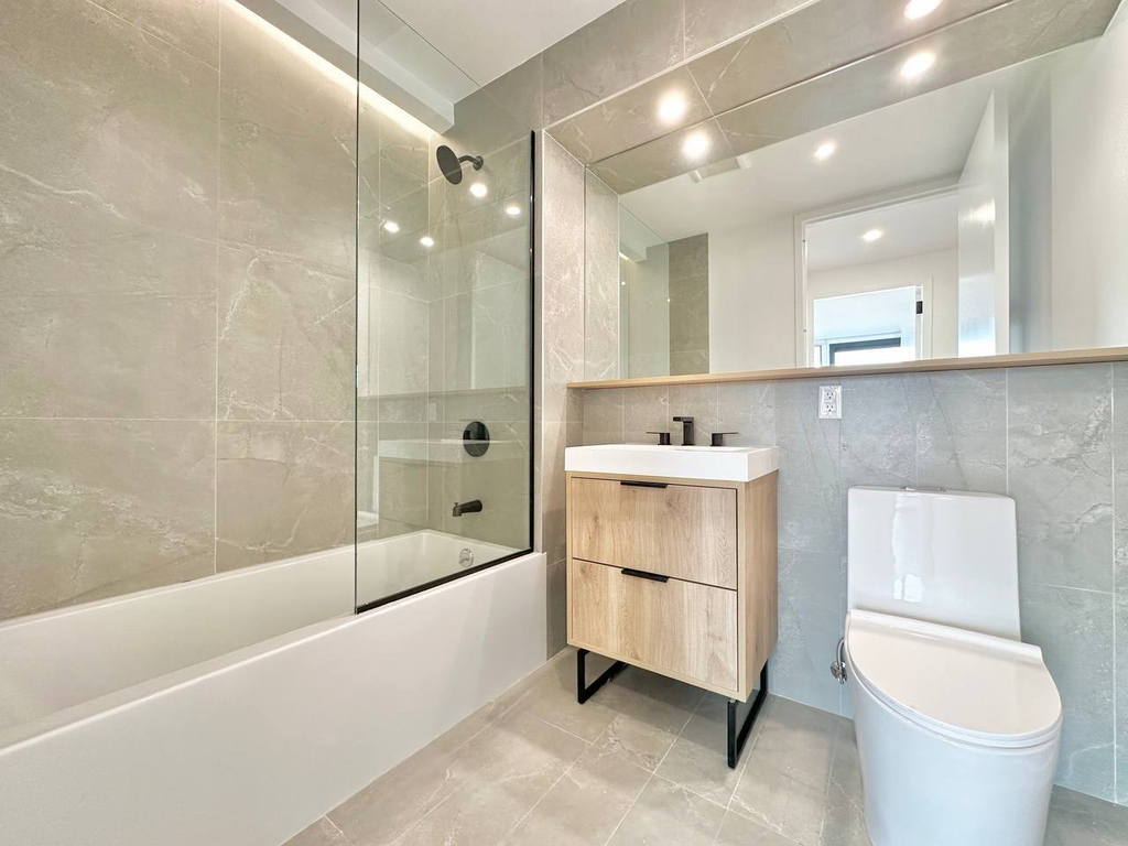 654 Madison Street - Photo 4