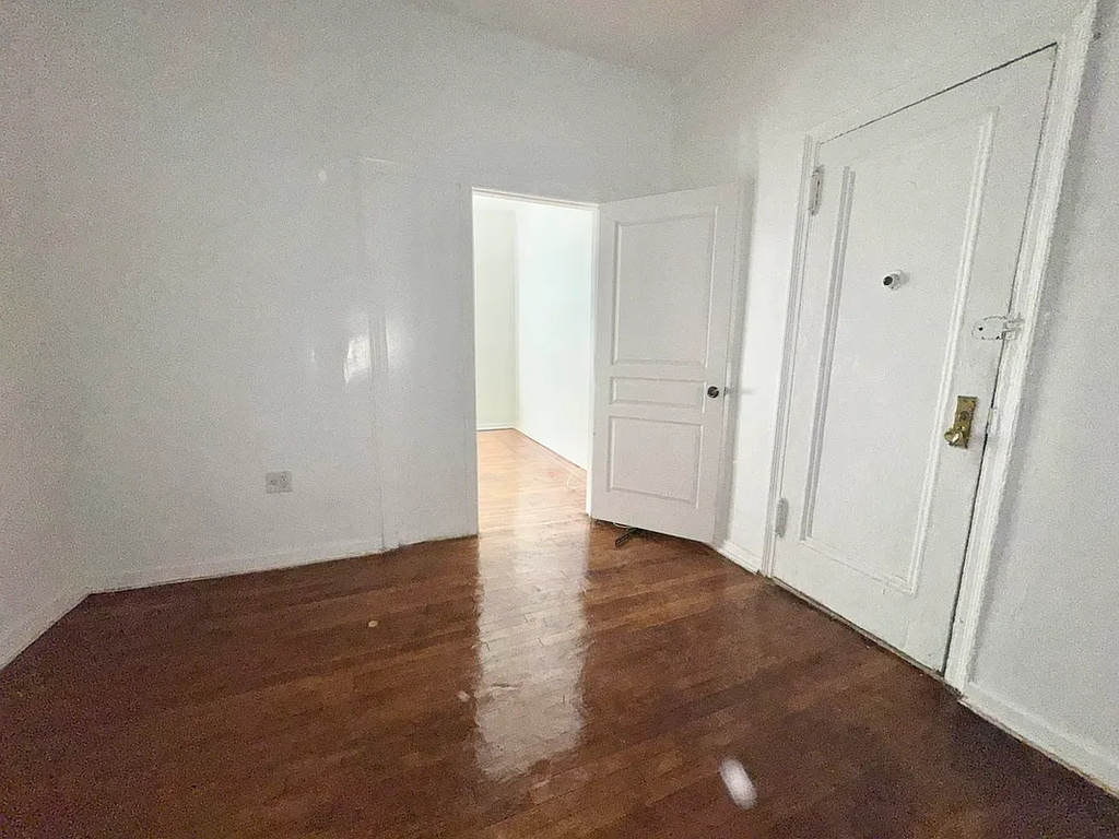 E. 109th Street - Photo 3