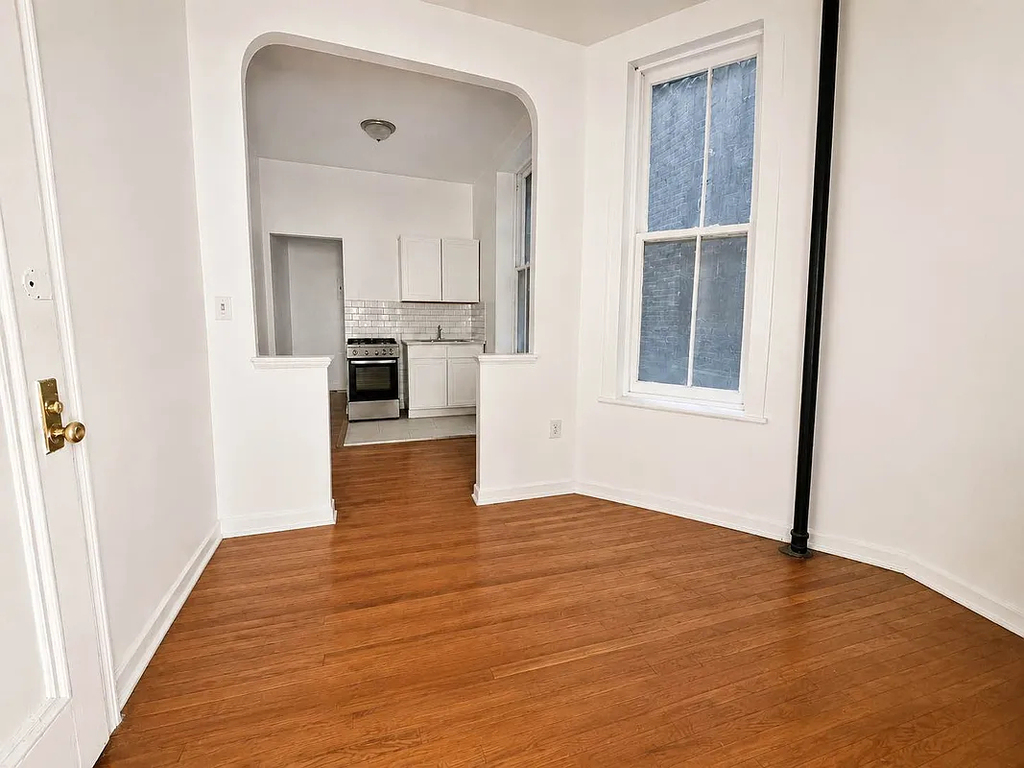 E. 109th Street - Photo 0