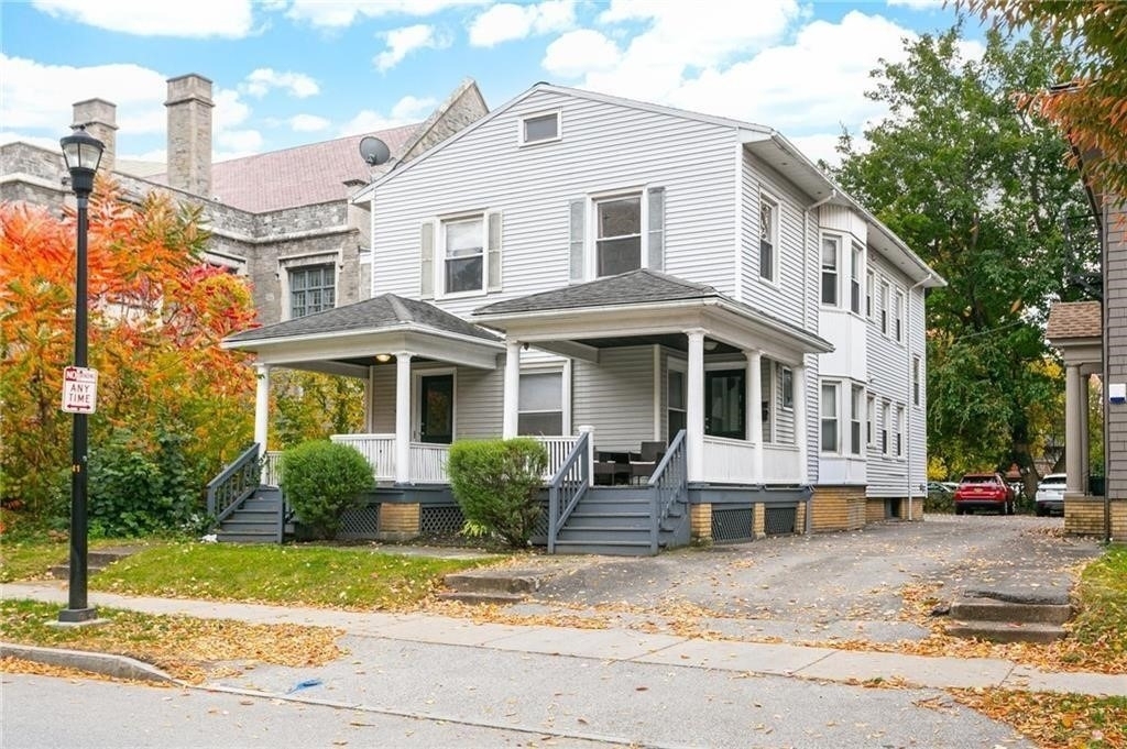 399 E University Avenue W - Photo 0