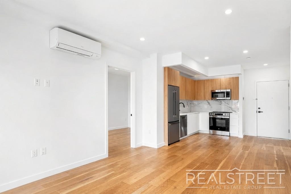 105 Rogers Avenue - Photo 12