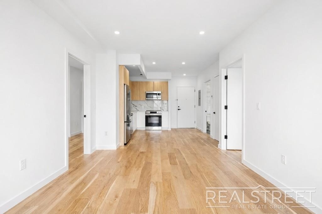 105 Rogers Avenue - Photo 11