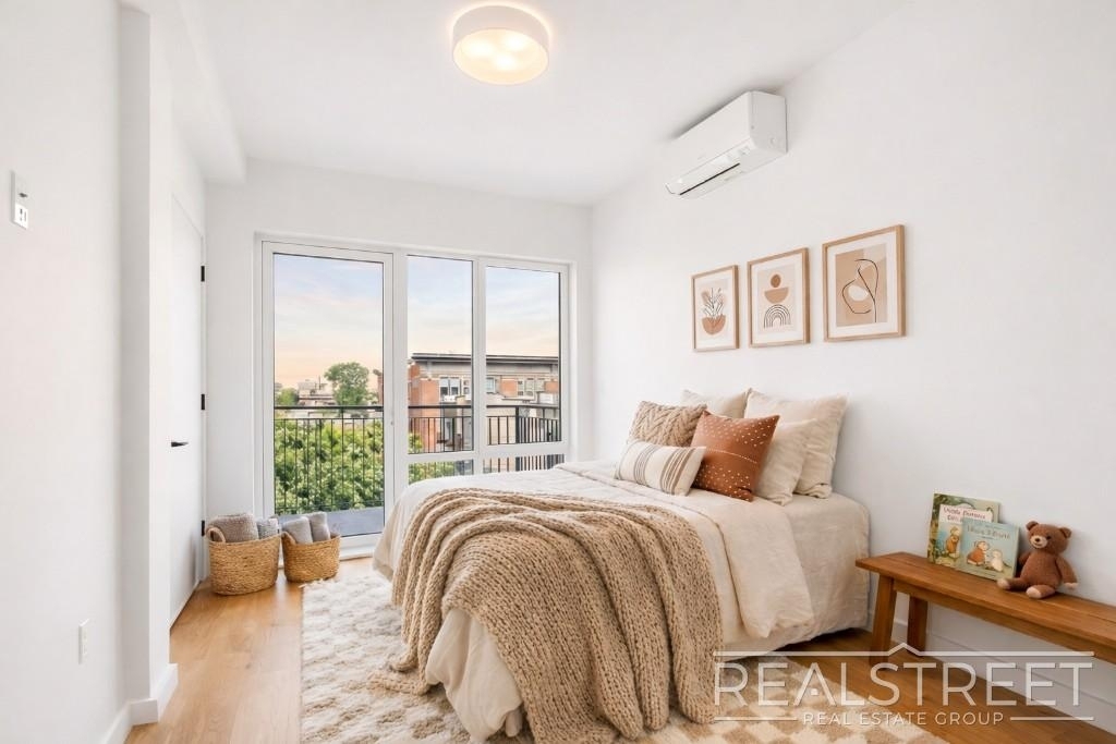 105 Rogers Avenue - Photo 6