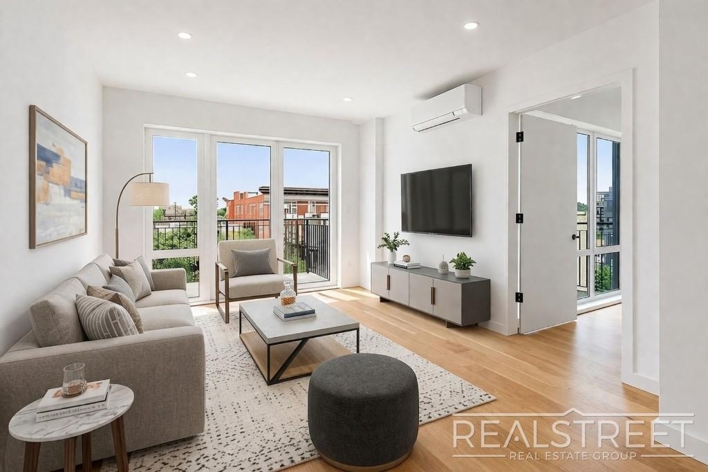 105 Rogers Avenue - Photo 0