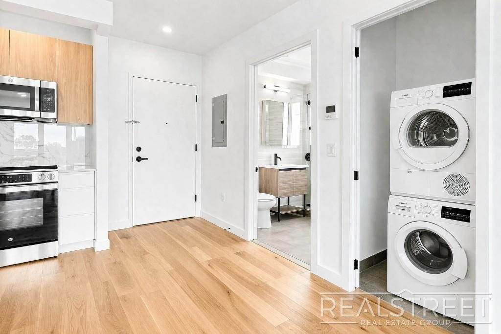 105 Rogers Avenue - Photo 3