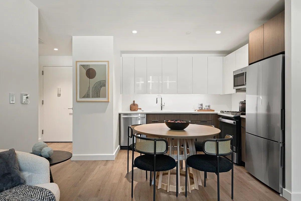 90th Avenue - Photo 2