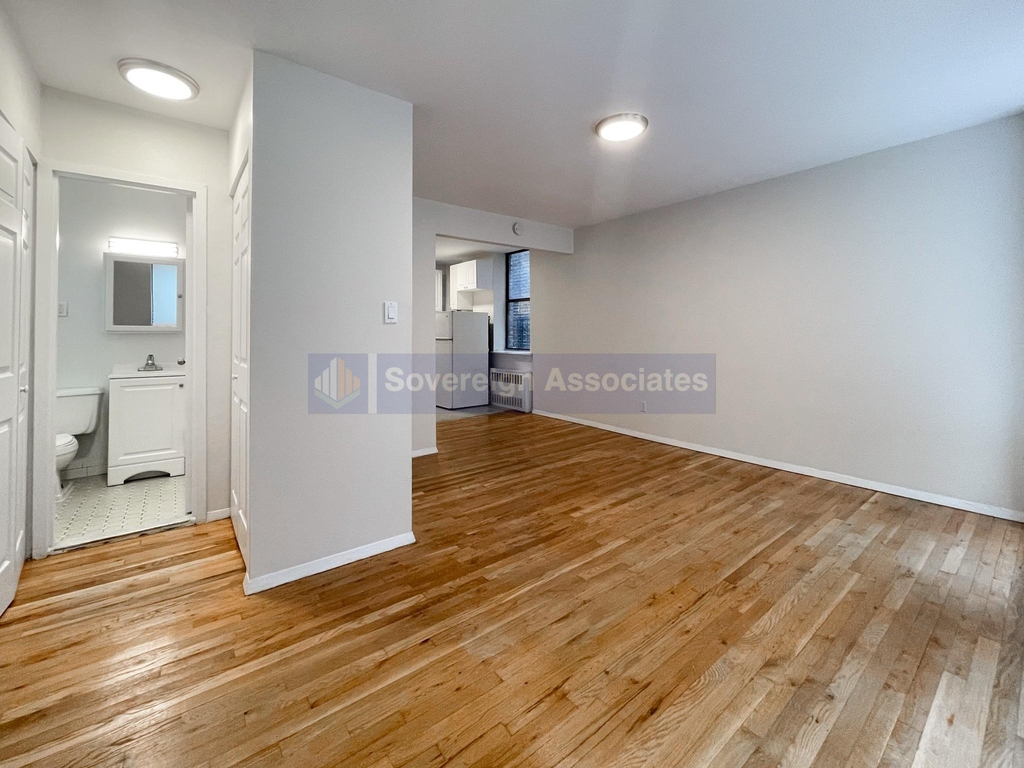 953 Amsterdam Avenue - Photo 2