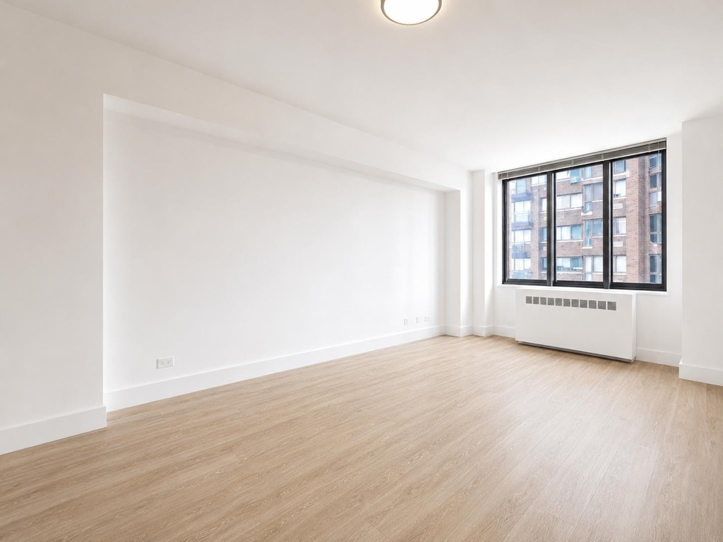 1735 York Avenue - Photo 2