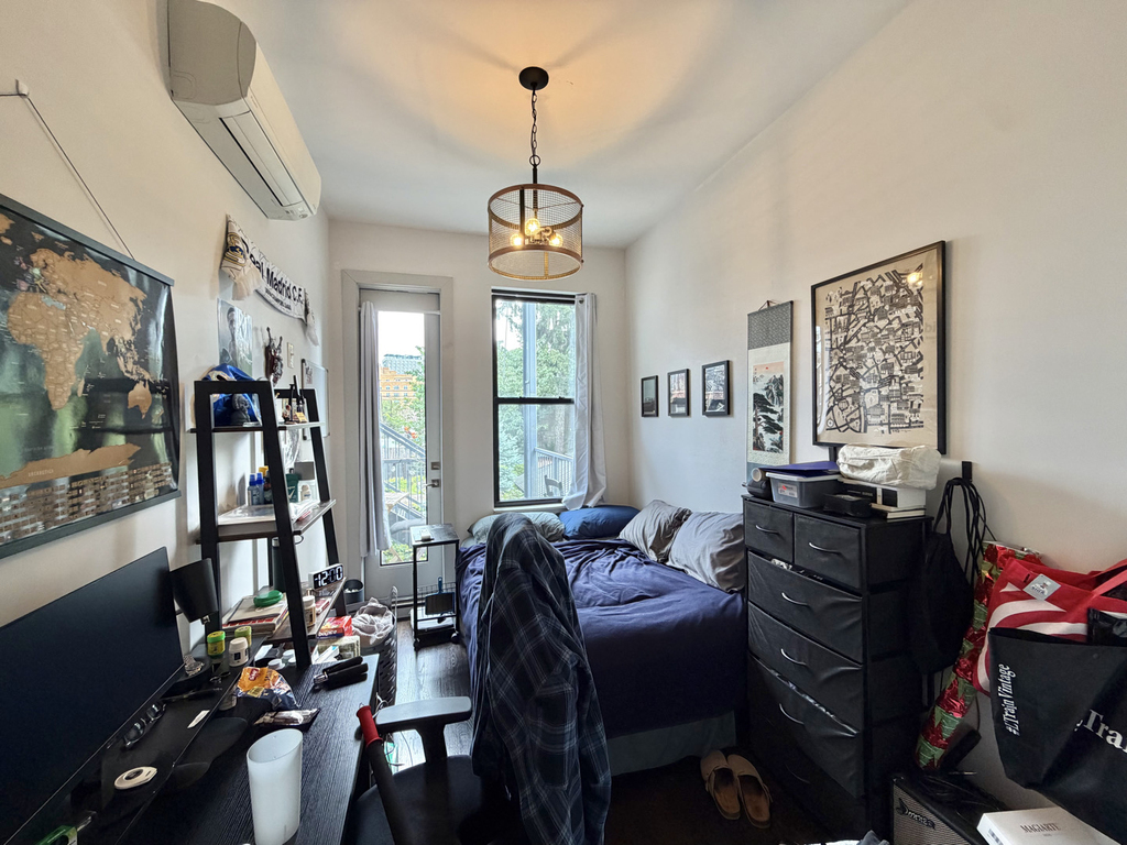 376 Graham Avenue - Photo 10
