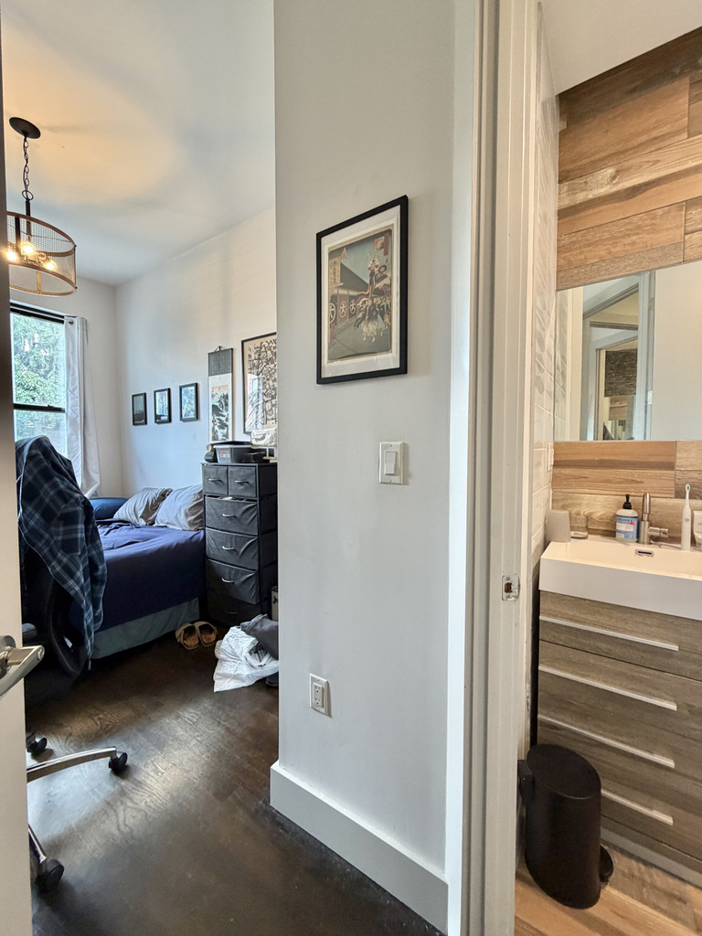 376 Graham Avenue - Photo 9