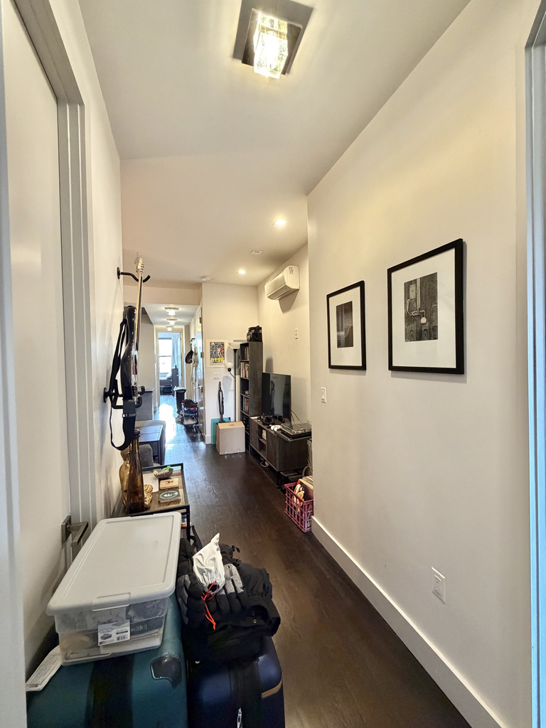 376 Graham Avenue - Photo 6