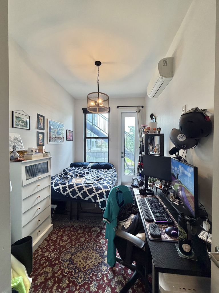 376 Graham Avenue - Photo 4