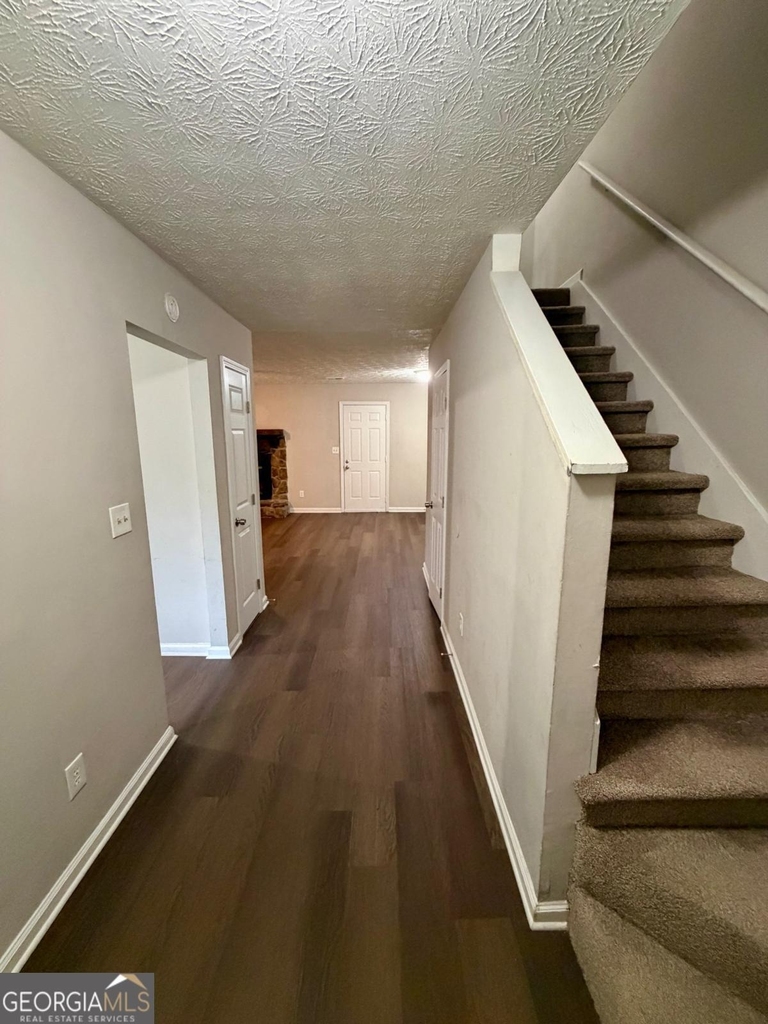 8513 Pineland Drive - Photo 2