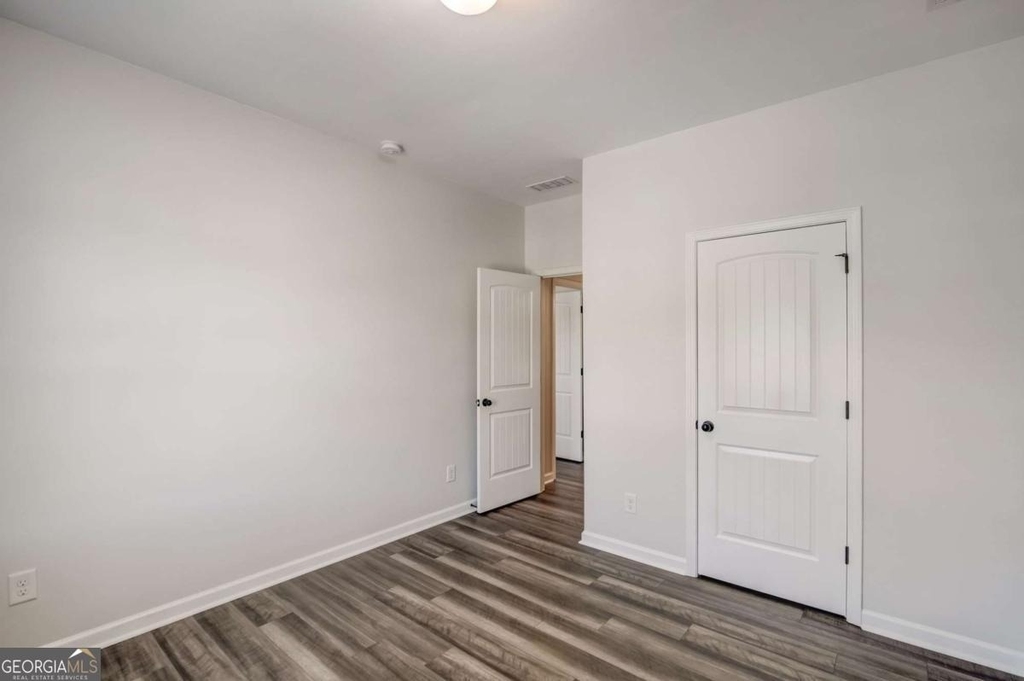 544 Oakside Place - Photo 18