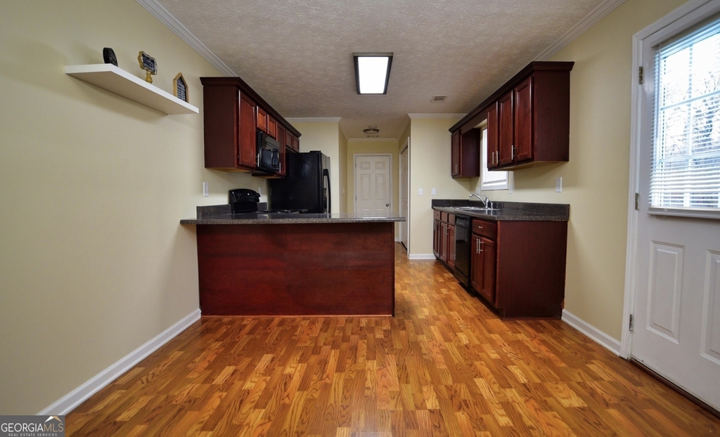 105 Redwood Drive - Photo 5