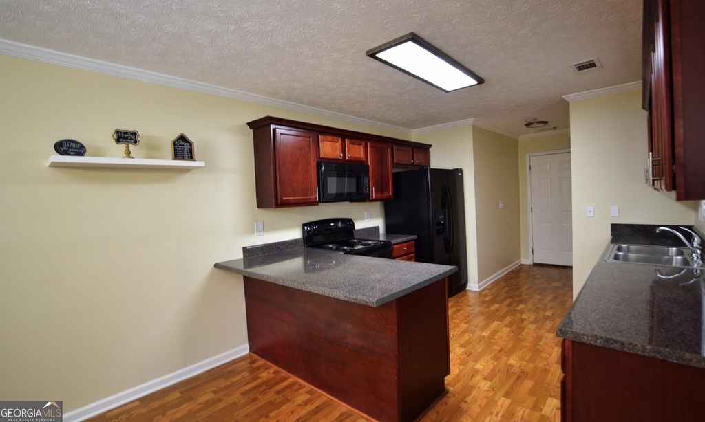 105 Redwood Drive - Photo 4