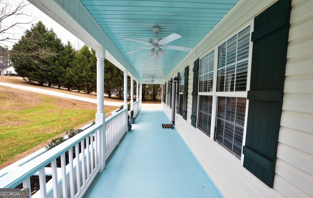 105 Redwood Drive - Photo 1