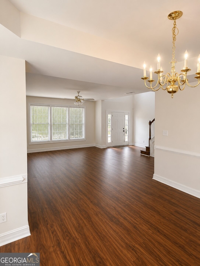 2900 The Terraces Way - Photo 4