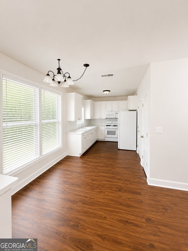 2900 The Terraces Way - Photo 7