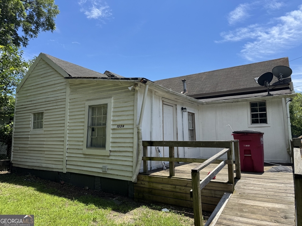 1539 Walnut Street - Photo 1